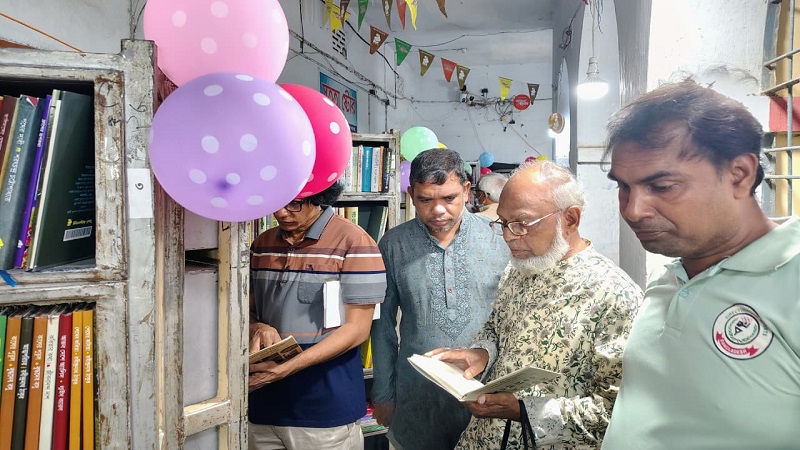 চাঁপাইনবাবগঞ্জে বিশ^ সাহিত্য কেন্দ্রের ৫ দিনব্যাপী বইমেলা উদ্ধোধন